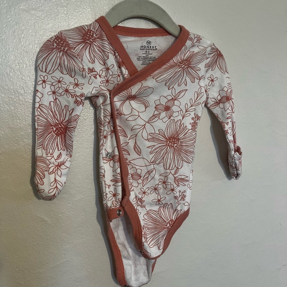 NEST Fragrances Red Floral Kids Bodysuit